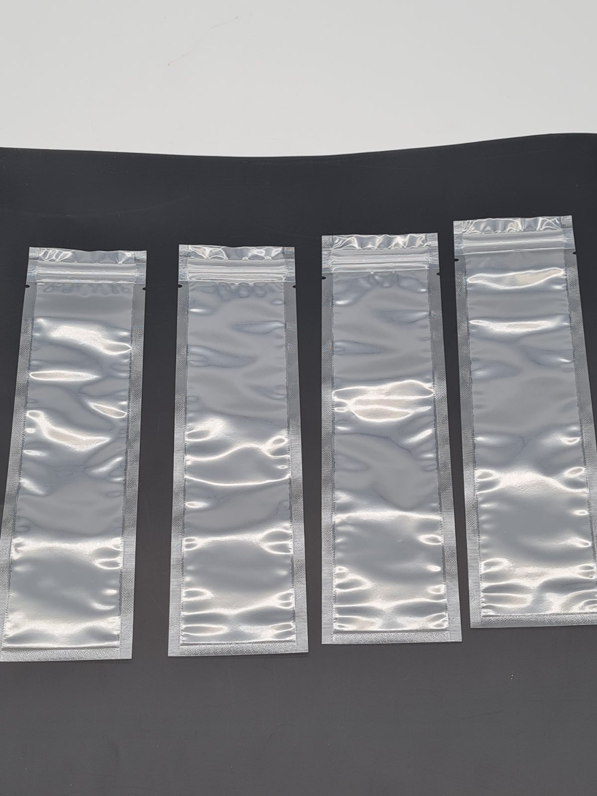 Small popsicle sealer bags, 7 x 22 â€” photograph 2