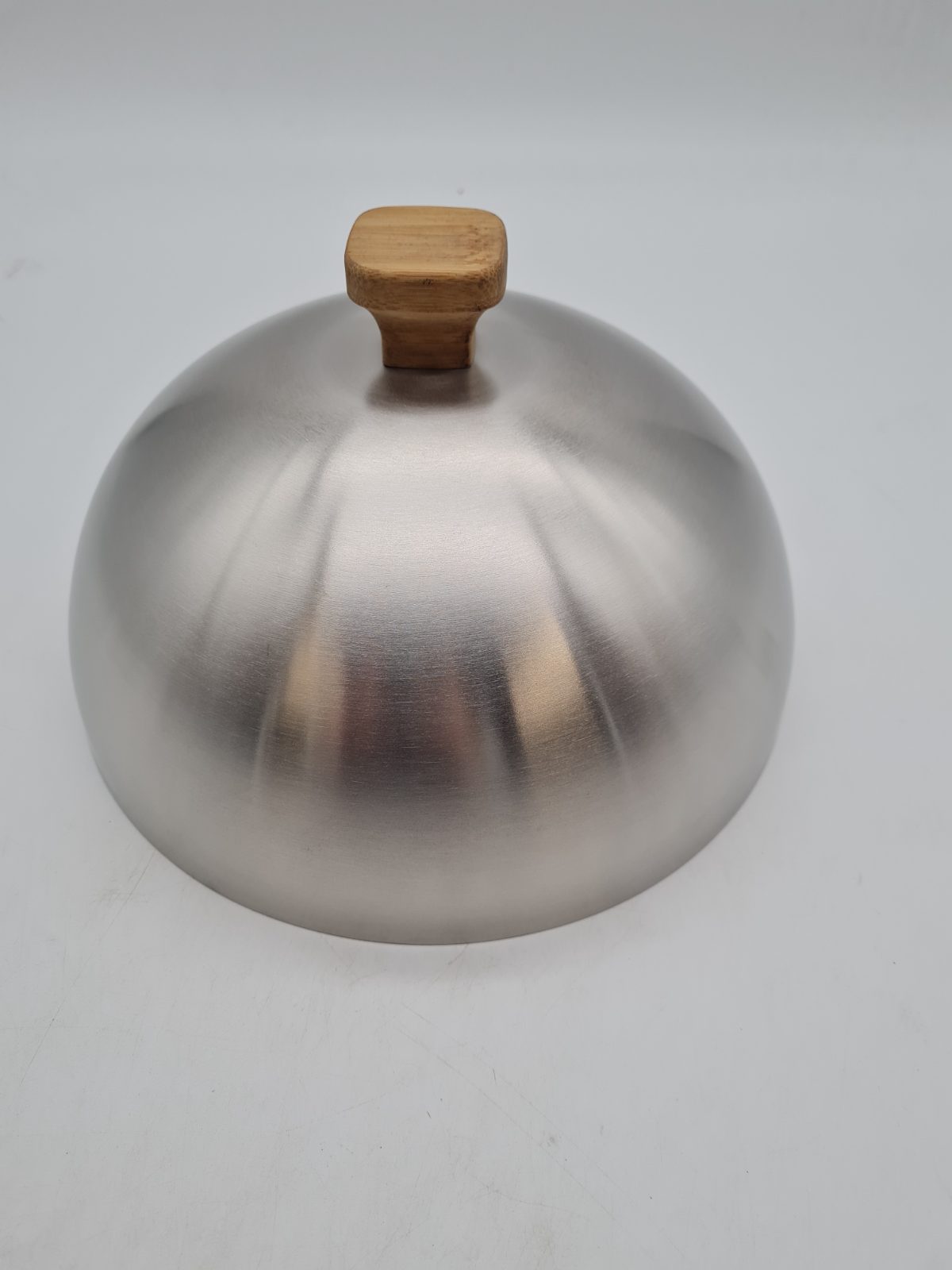 Domed Stainless-Steel Wok/Pan Lid — photograph 1