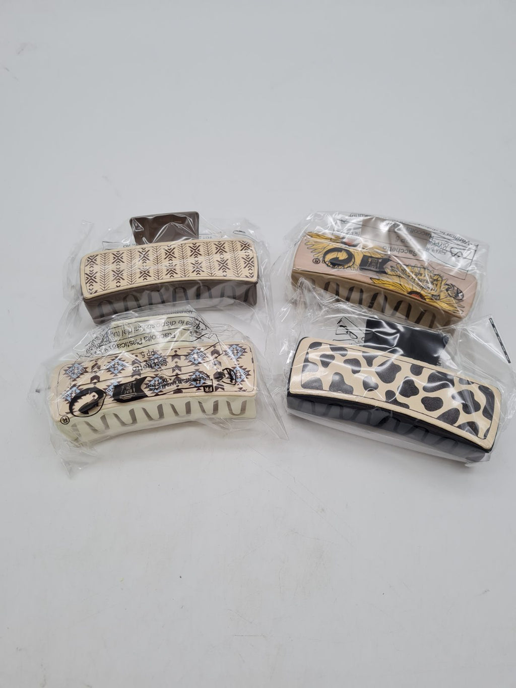 Set of 4 Patterned Hair Claw Clips â€” photograph 1