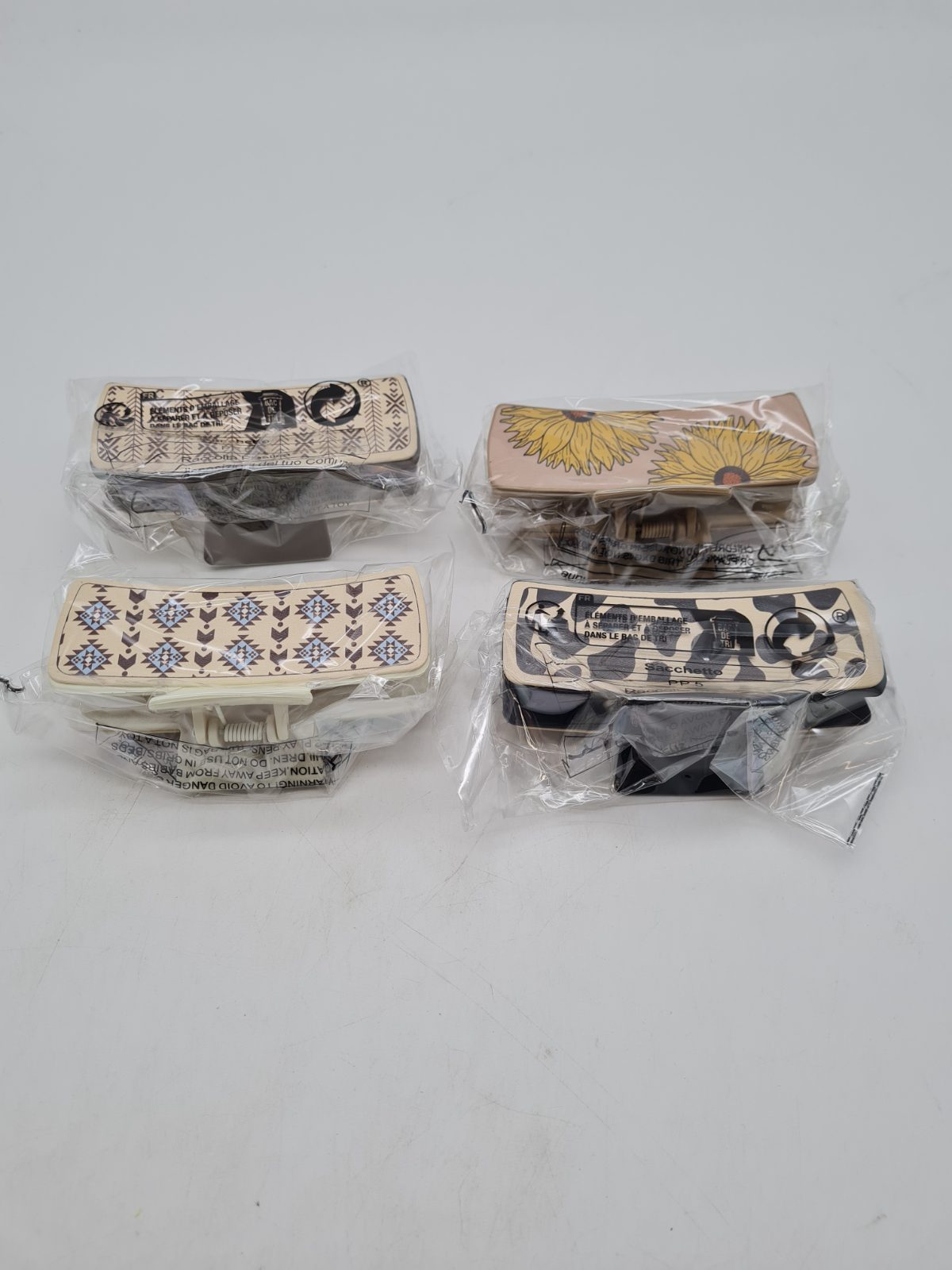 Set of 4 Patterned Hair Claw Clips â€” photograph 2