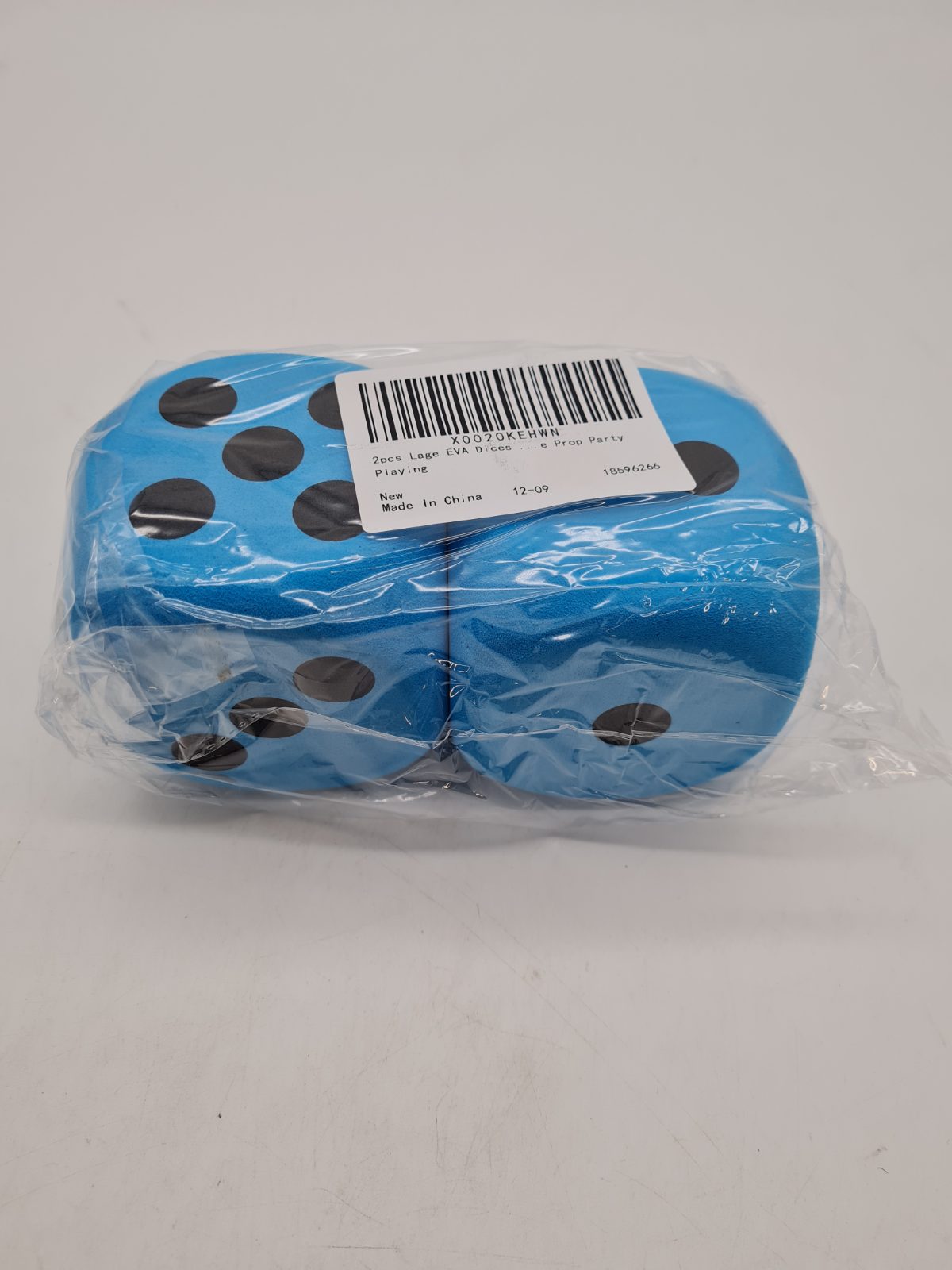Pair of Oversized blue  Foam Dice — photograph 2