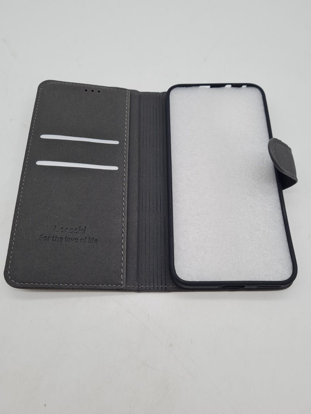 Leaccvi wallet-style mobile phone case — photograph 2