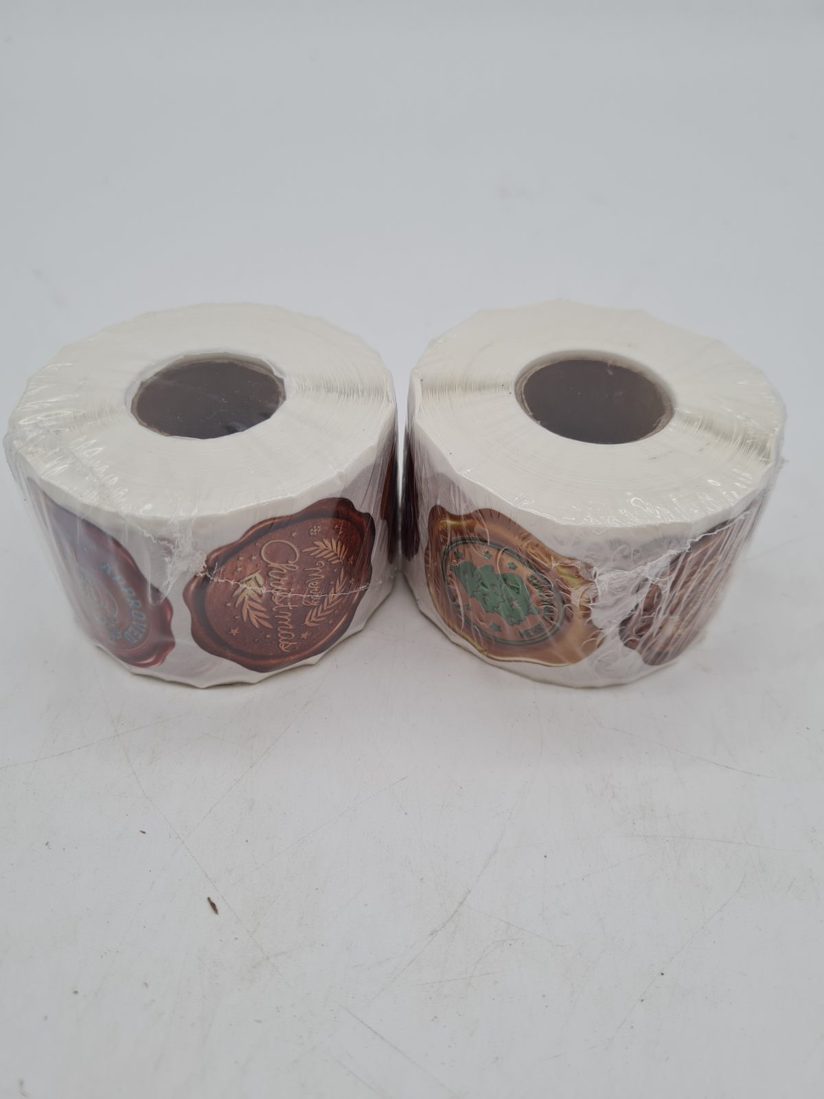 Christmas Gift Label Stickers - 2 Rolls â€” photograph 1