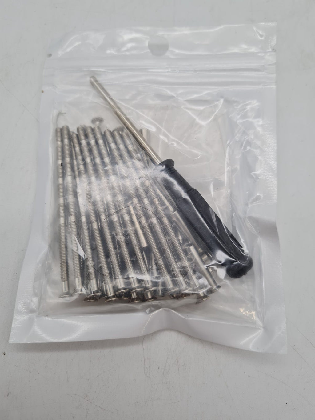 Door Handle Screw Set — photograph 1