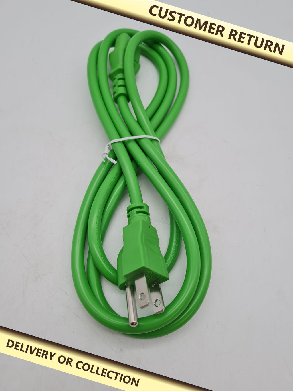 US 3-Pin Plug to IEC C13 Power Cable â€” photograph 1 — Customer return; auction delivery information shown on image