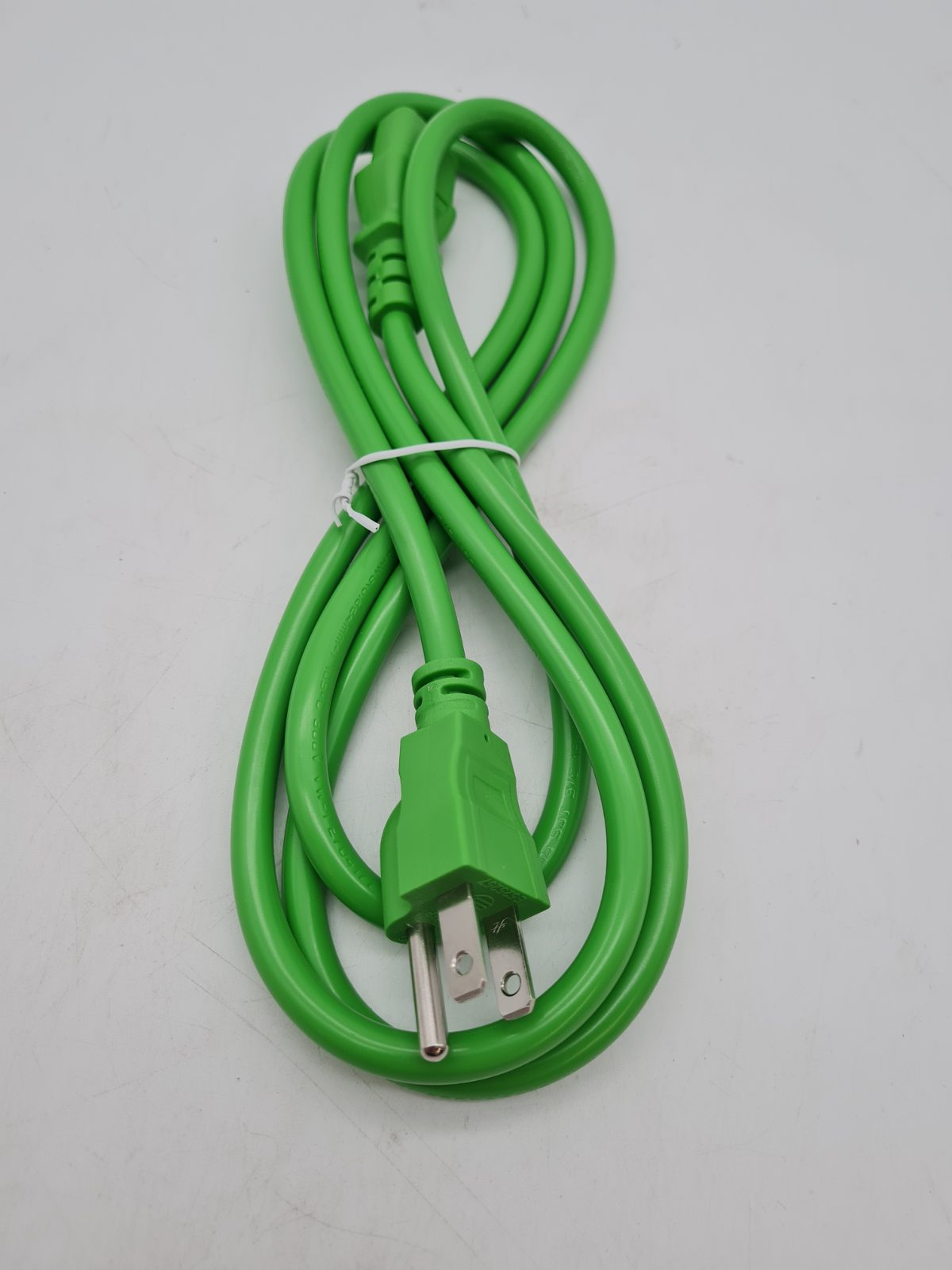 US 3-Pin Plug to IEC C13 Power Cable â€” photograph 1