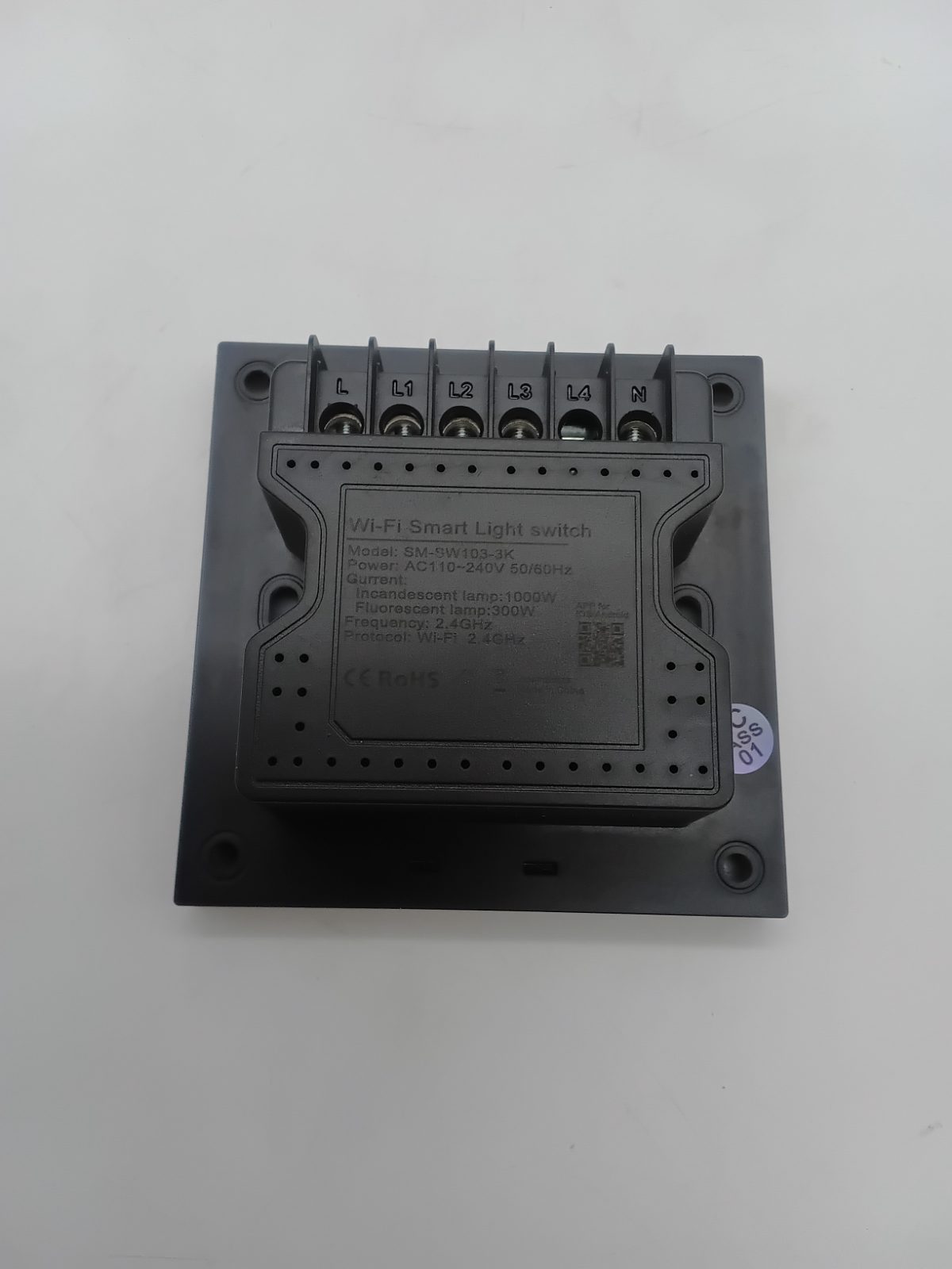 3-Gang Wi-Fi Smart Light Switch SM-SW103-3K â€” photograph 2