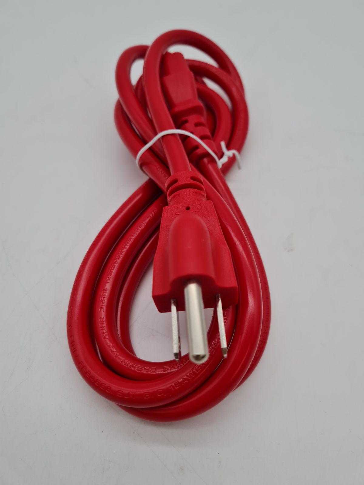 US 3-Pin to IEC C13 Mains Power Cable — photograph 1