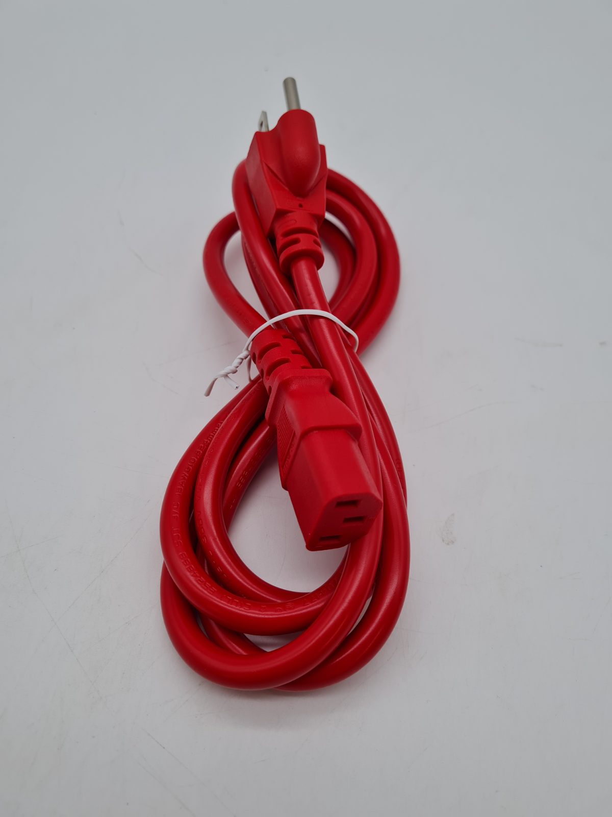 US 3-Pin to IEC C13 Mains Power Cable — photograph 2