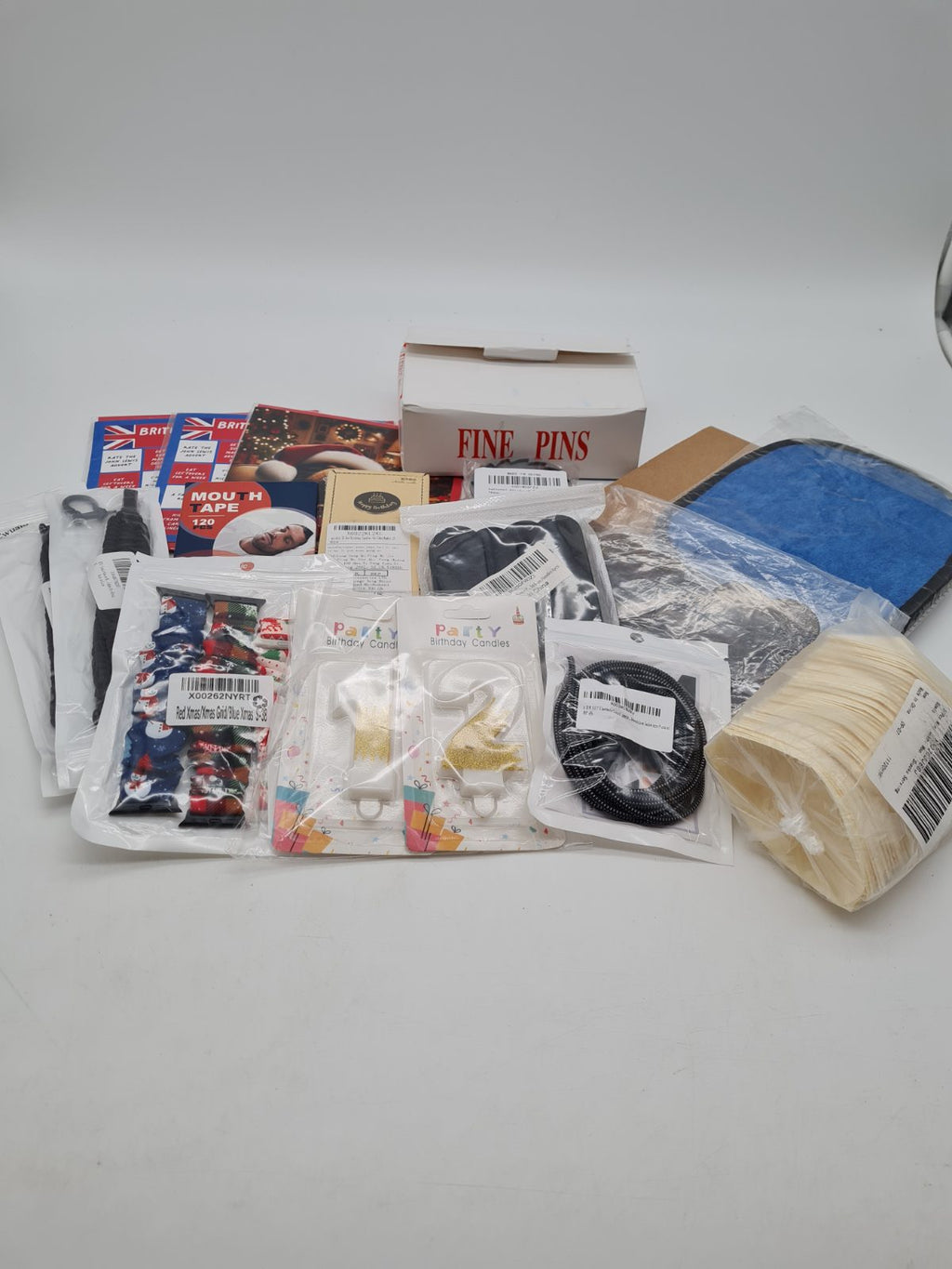 Variety bundle of mixed items — photograph 1