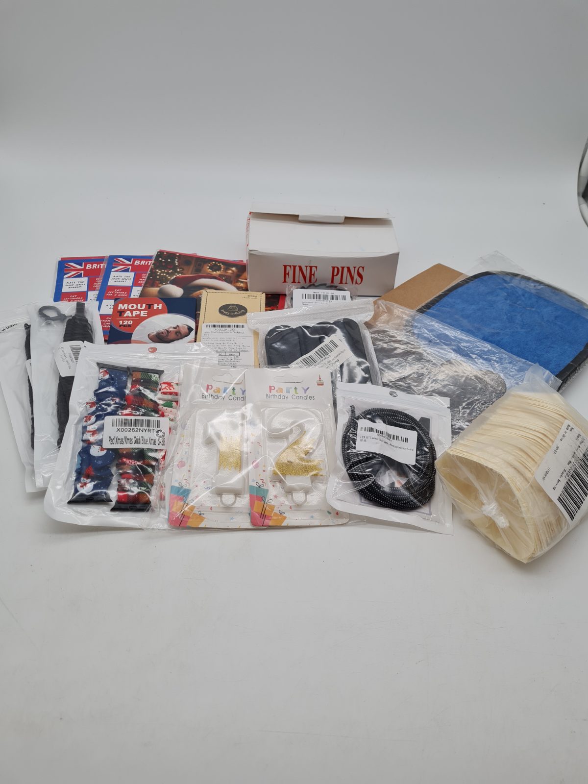Variety bundle of mixed items — photograph 1