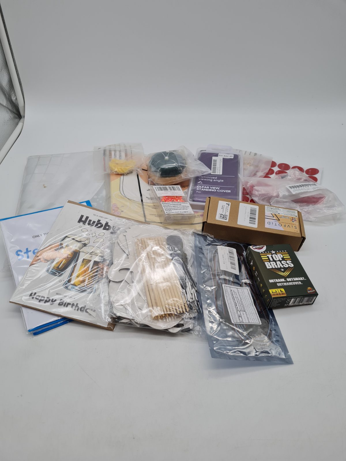 Random bundle of items â€” photograph 1
