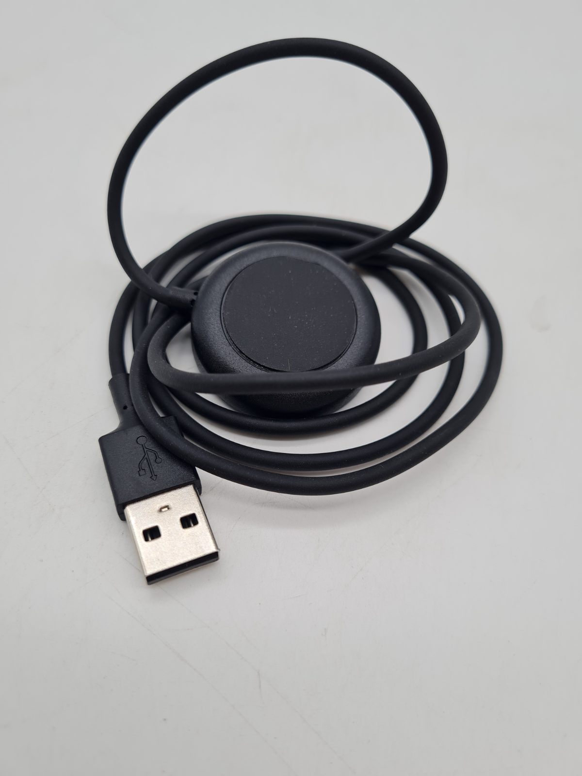 USB-A Smartwatch Charging Cable â€” photograph 2