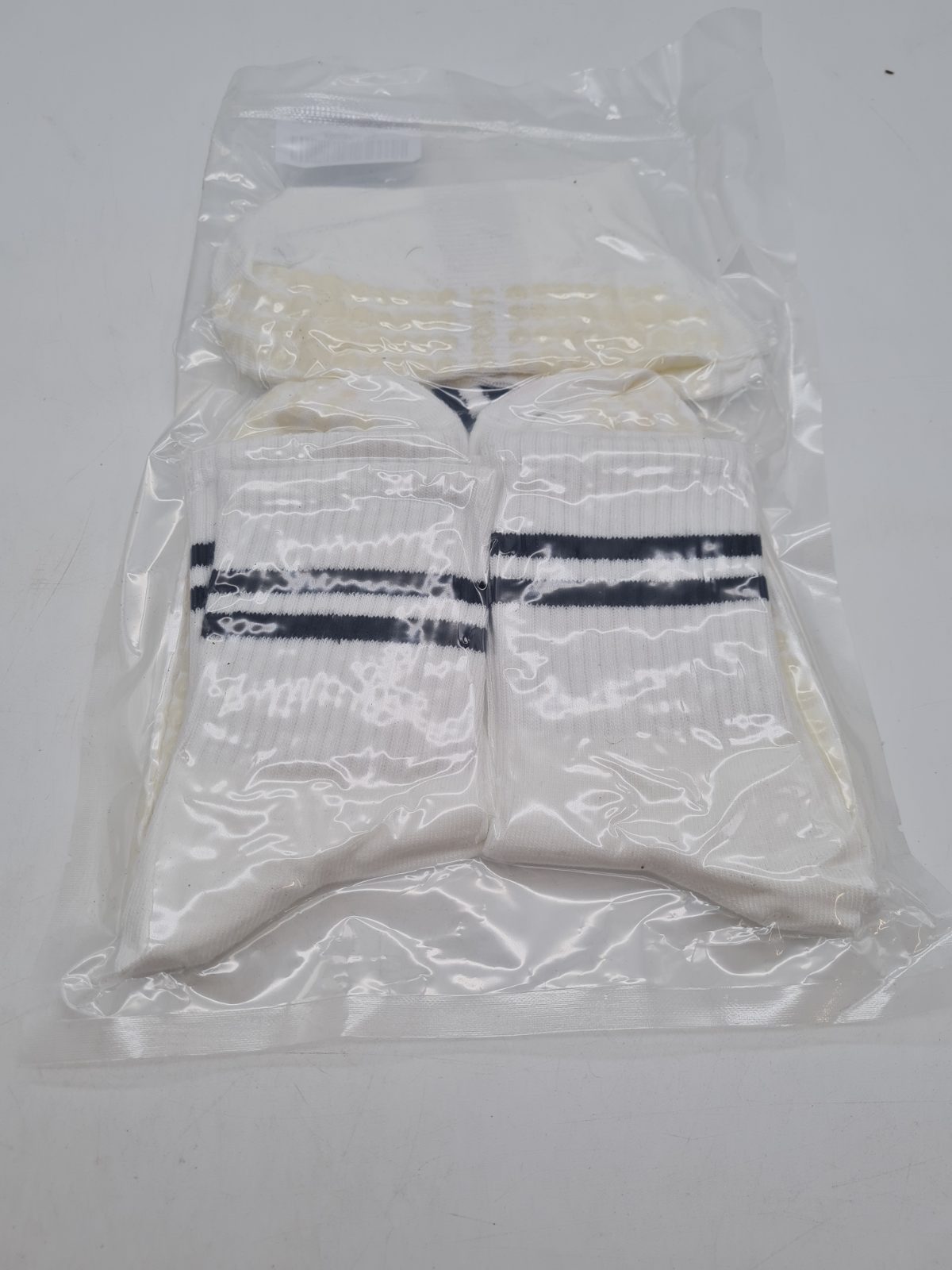 TUONYIS 3-Pair Non-Slip Yoga Socks â€” photograph 2