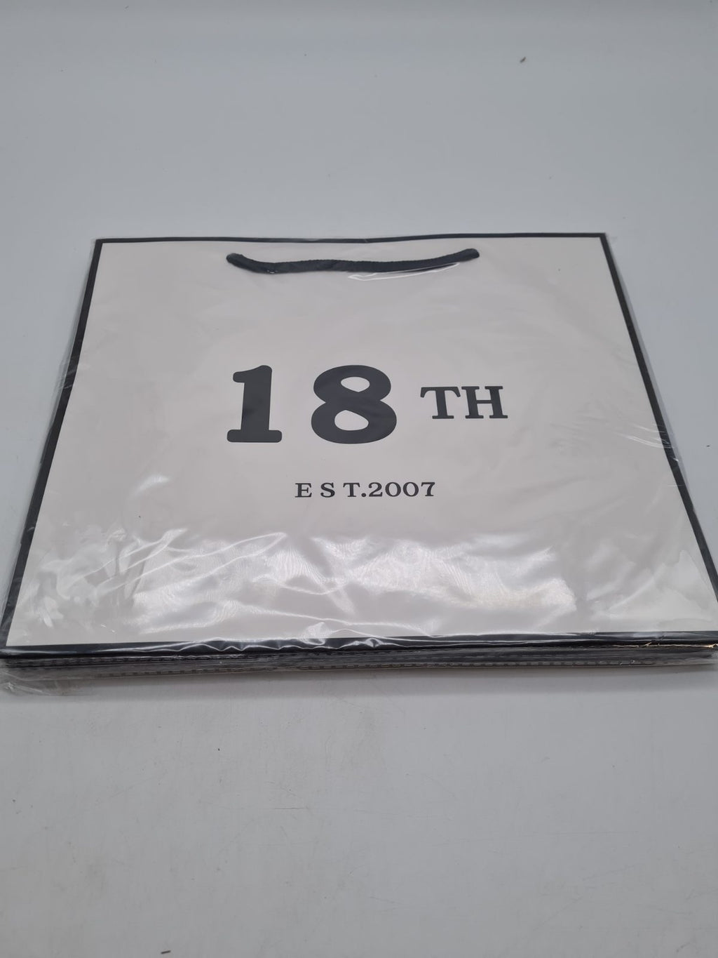 18th Birthday Gift Bag Set â€” photograph 1