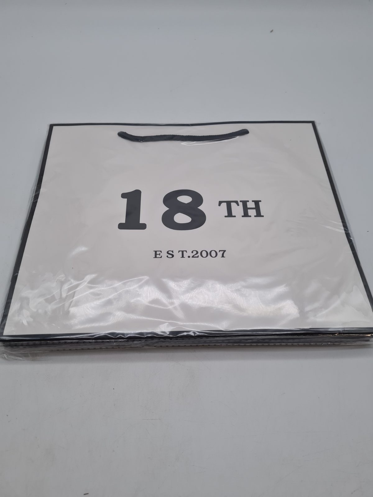 18th Birthday Gift Bag Set â€” photograph 1
