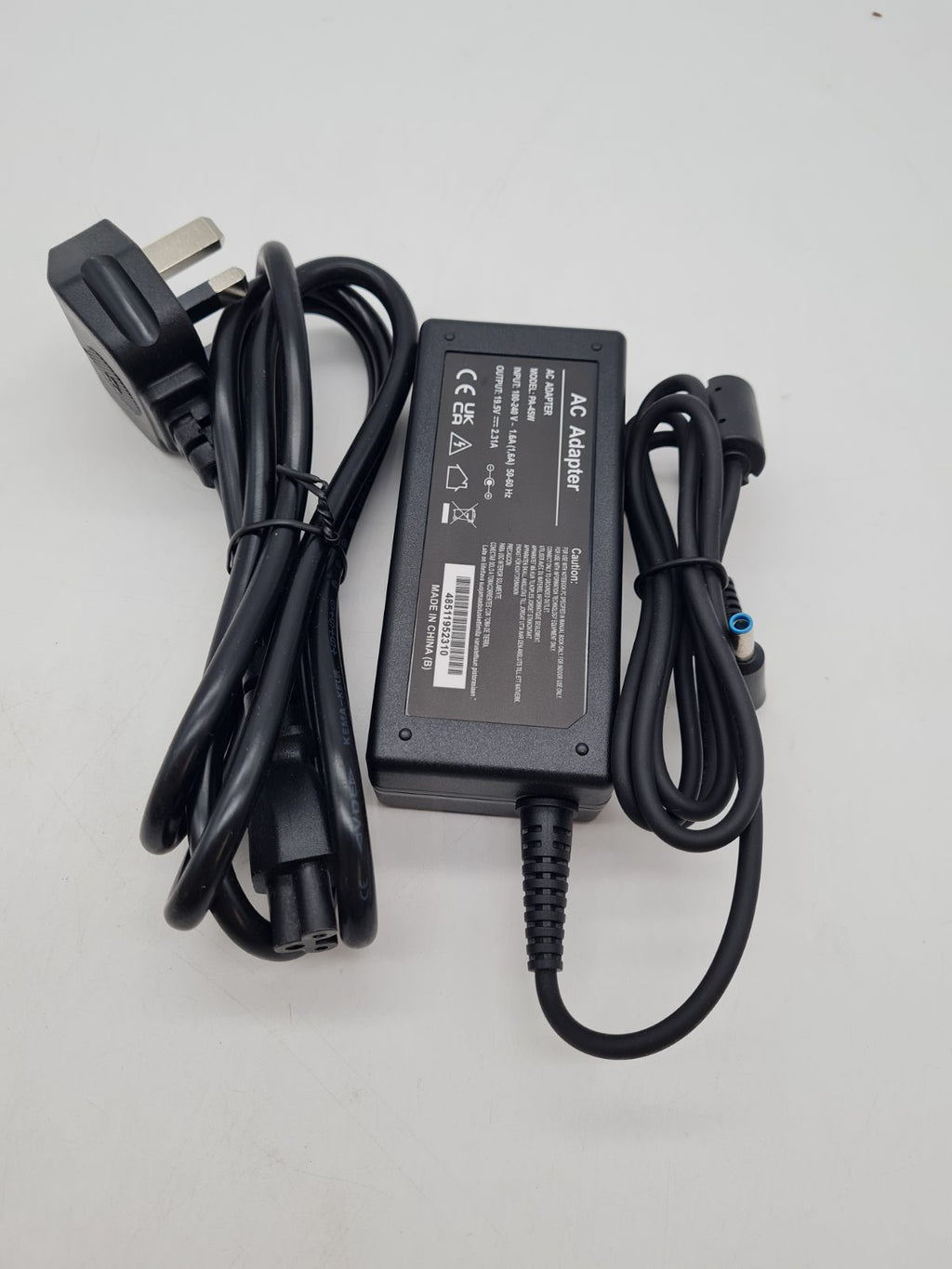 Laptop AC Adapter PA-45W â€” photograph 2