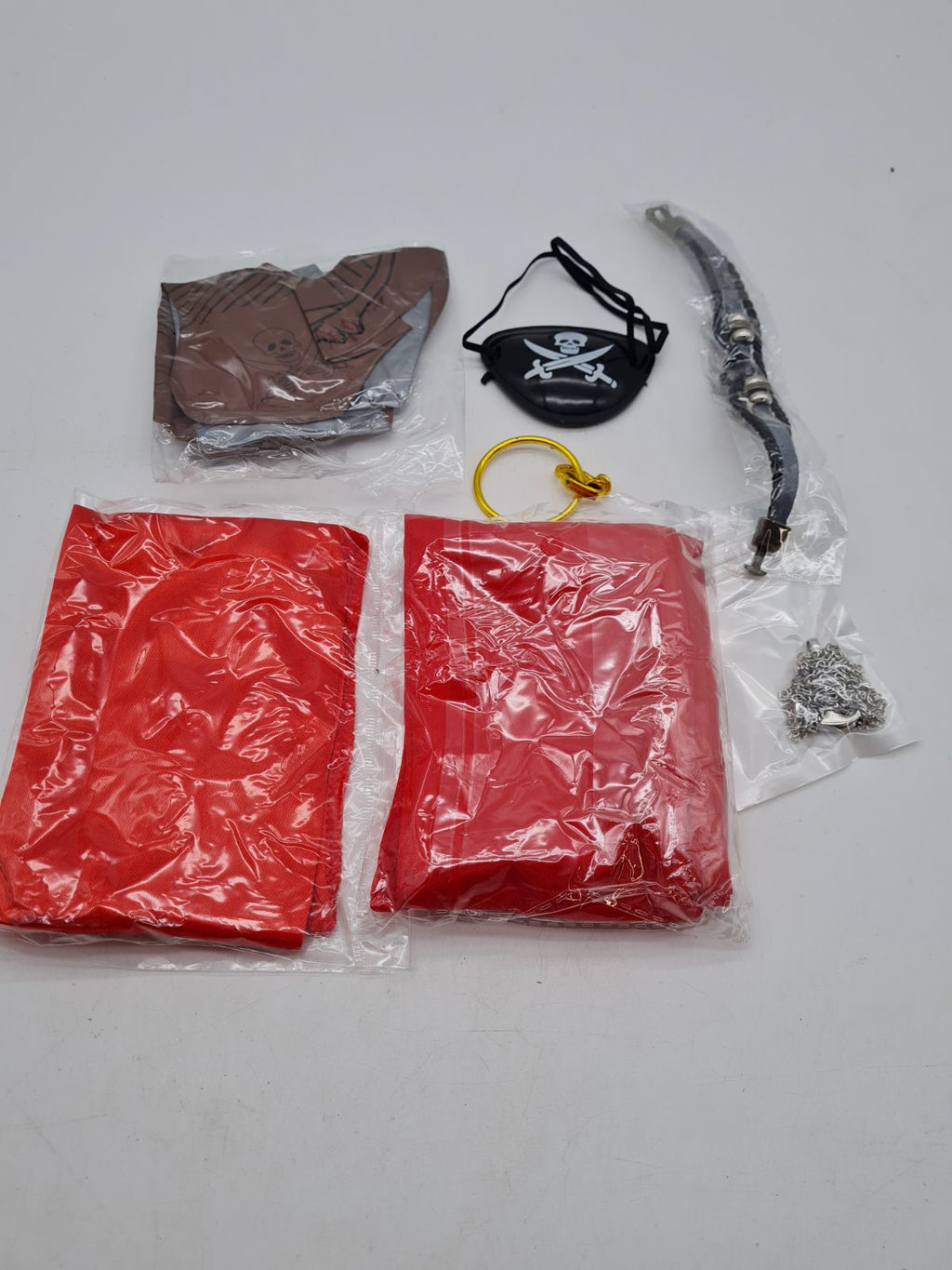Pirate Fancy Dress Costume and Accessory Set â€” photograph 2
