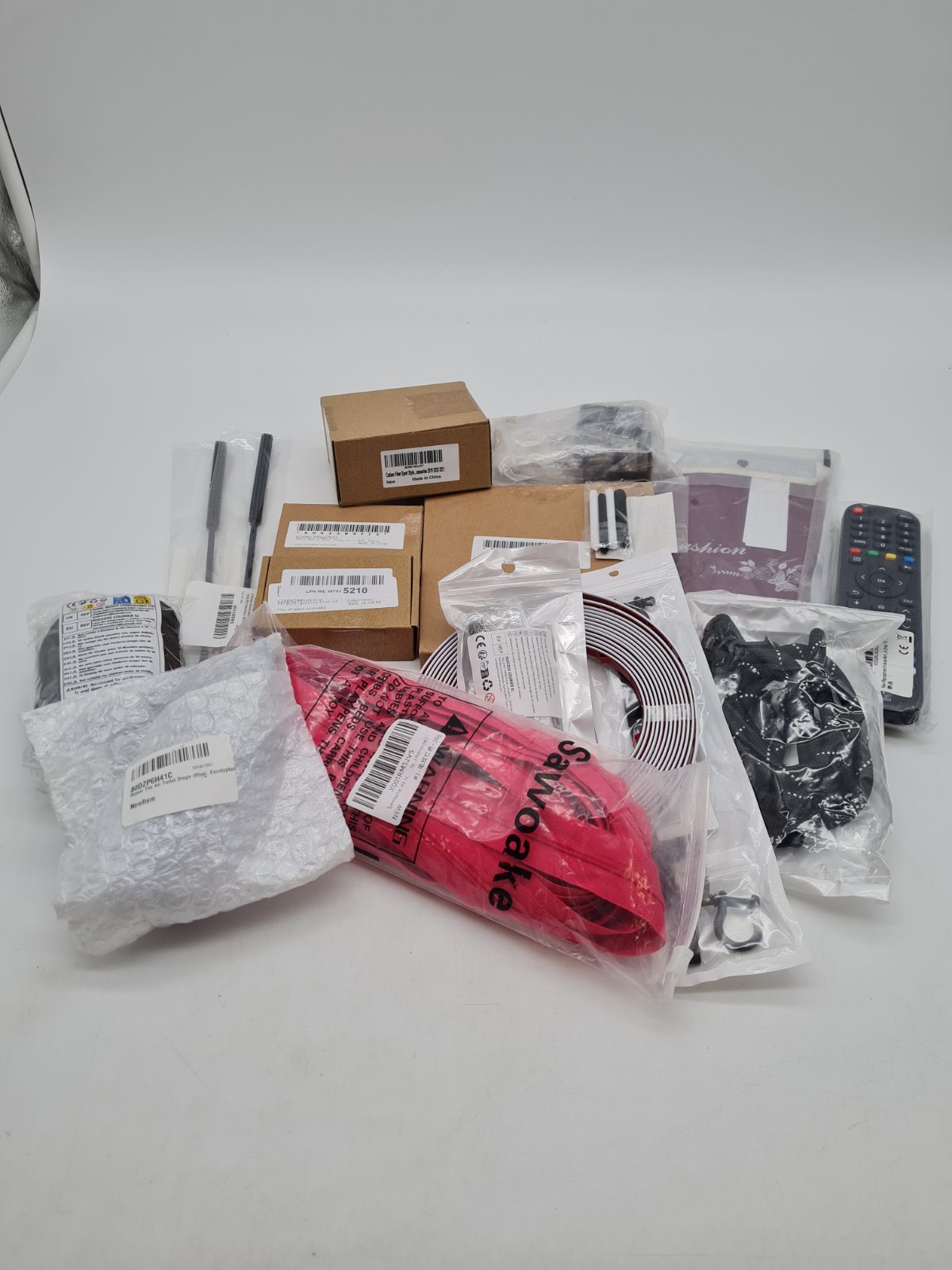 Mixed bundle of randomness — photograph 1