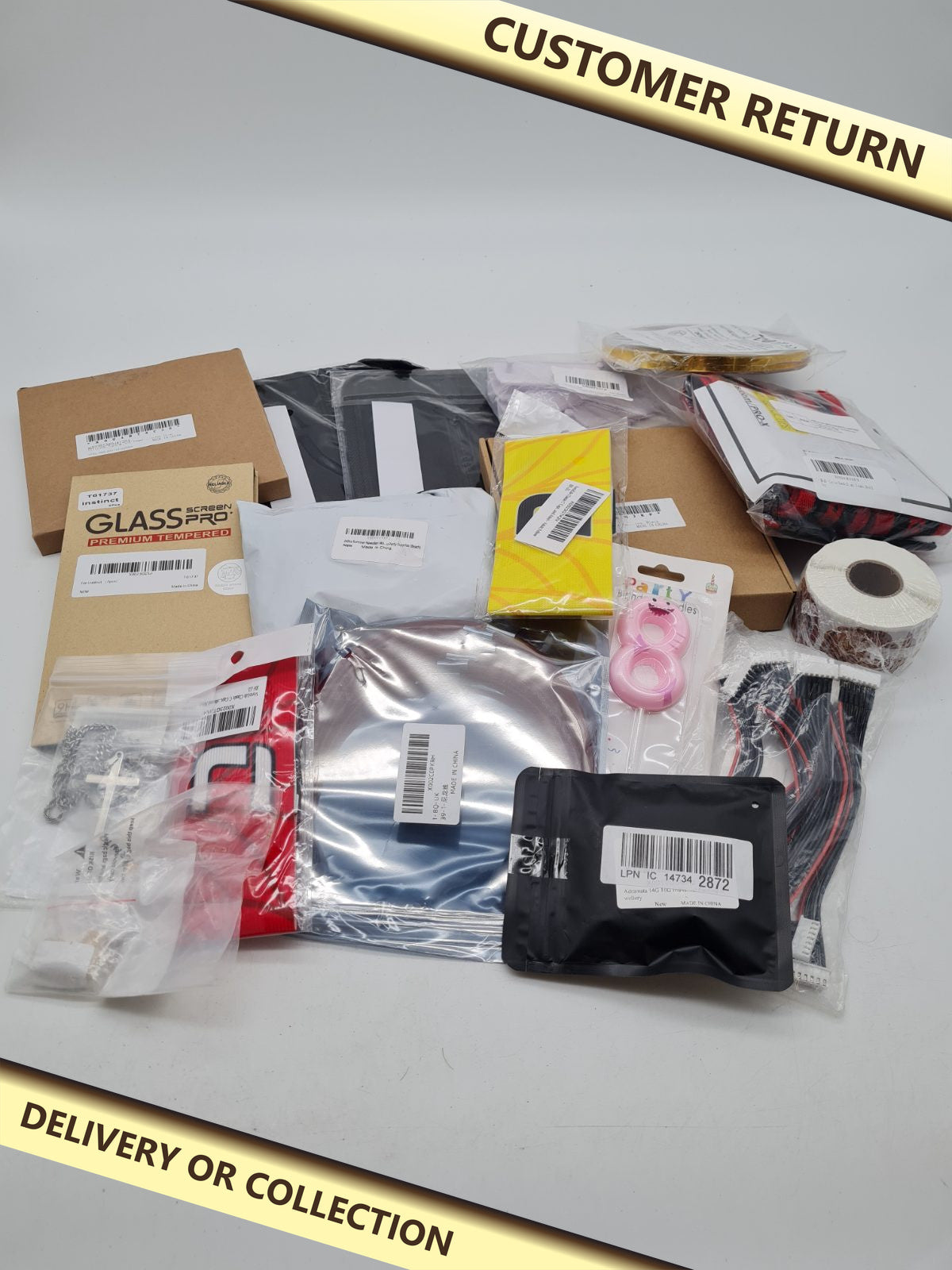 Randomness bundle â€” photograph 1 — Customer return; auction delivery information shown on image