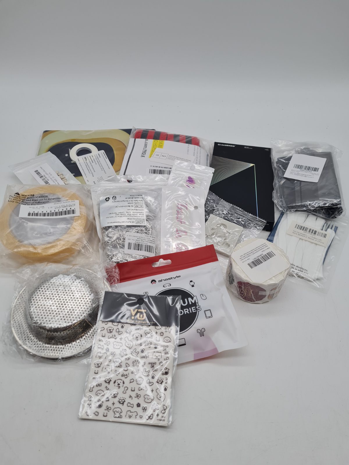Variety bundles with a good mix of items â€” photograph 1