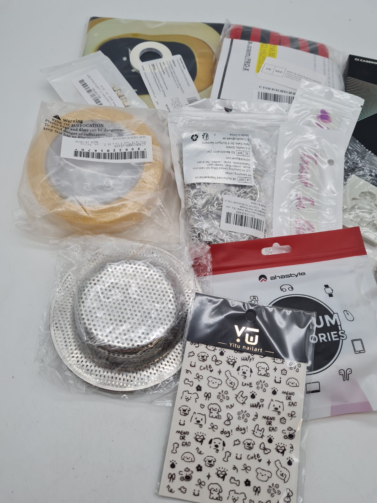 Variety bundles with a good mix of items â€” photograph 2