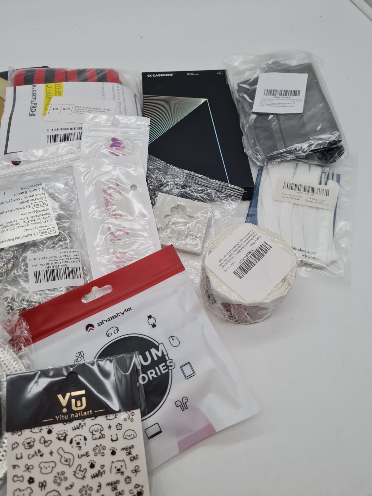 Variety bundles with a good mix of items â€” photograph 3