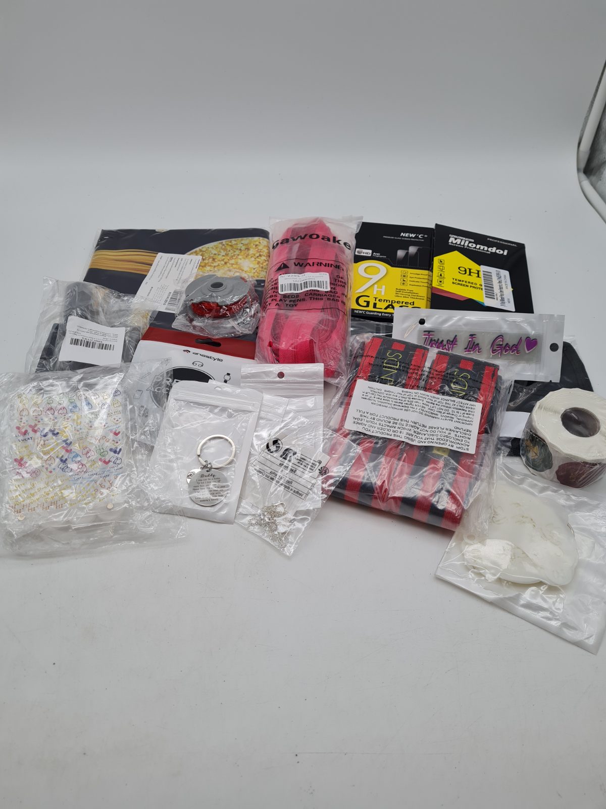 Bu dle of mixed goods â€” photograph 1
