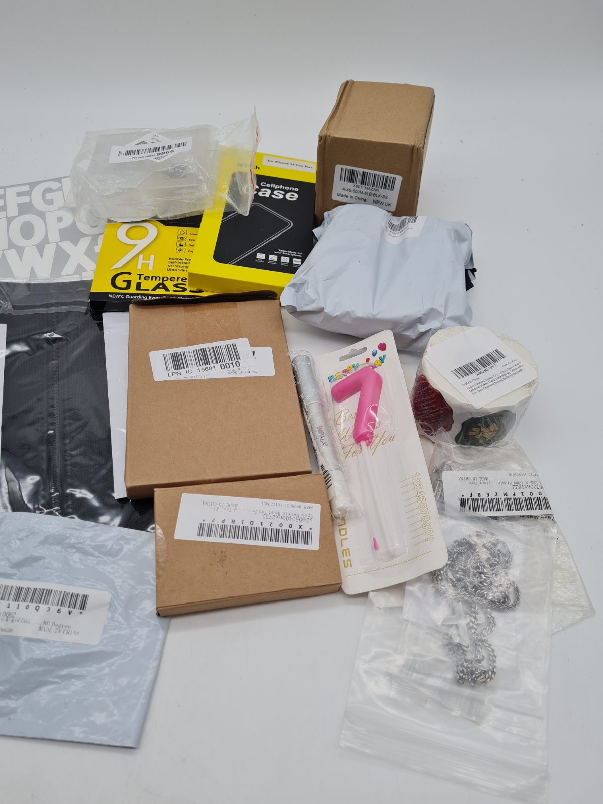 Mixed bundle of items — photograph 3