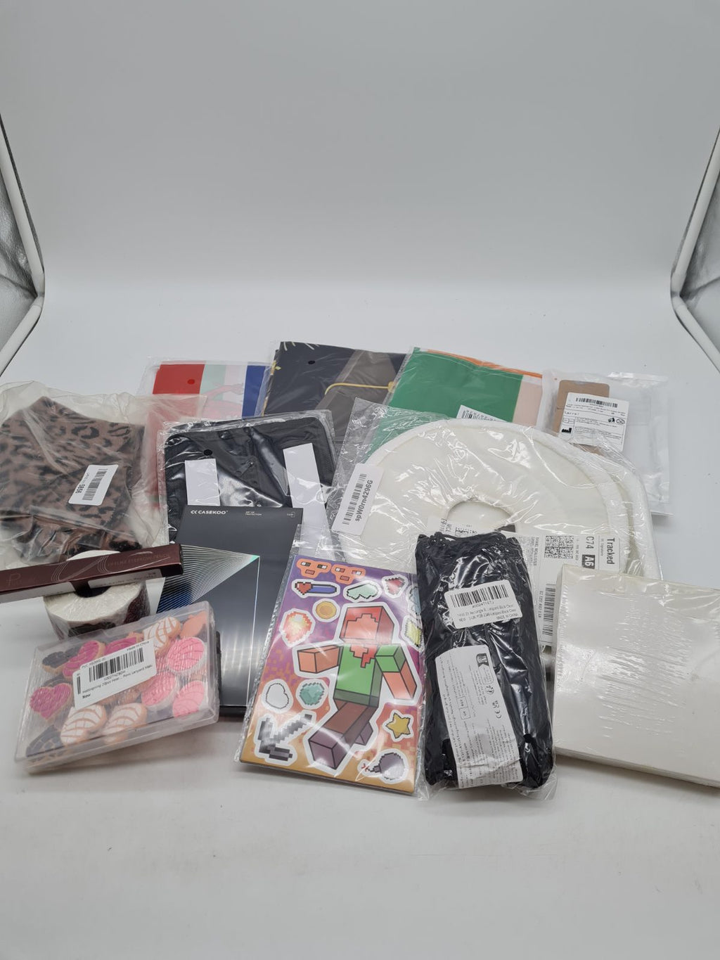 Bundle of random items â€” photograph 1