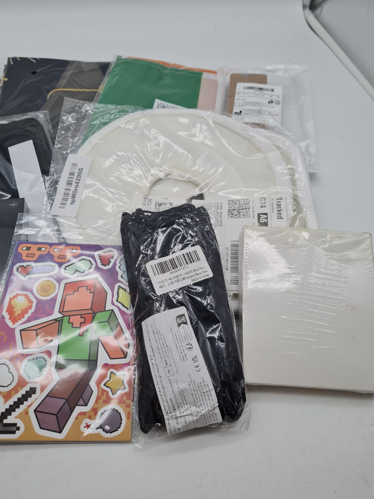 Bundle of random items â€” photograph 3