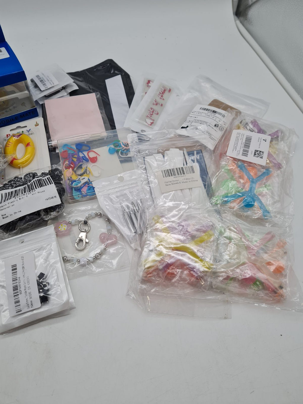 Random bundle â€” photograph 3