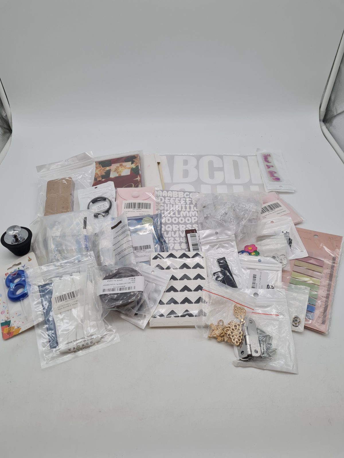 Mixed bundle of products — photograph 1
