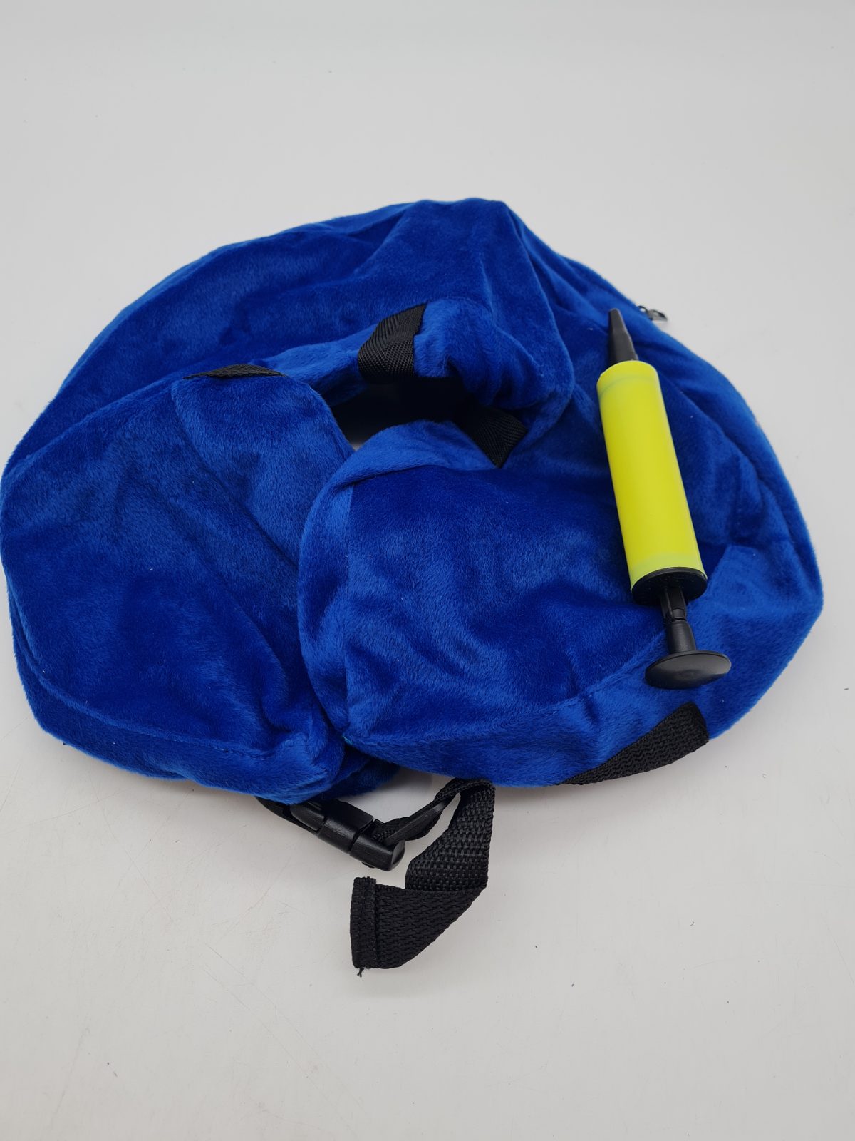 Inflatable Pet Recovery Collar — photograph 2