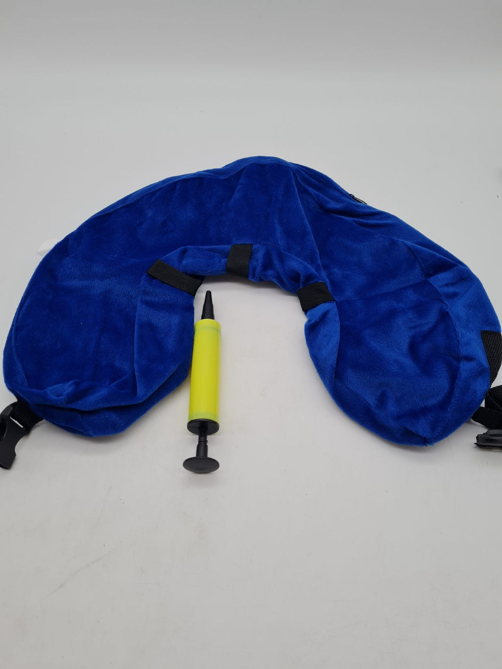 Inflatable Pet Recovery Collar â€” photograph 1