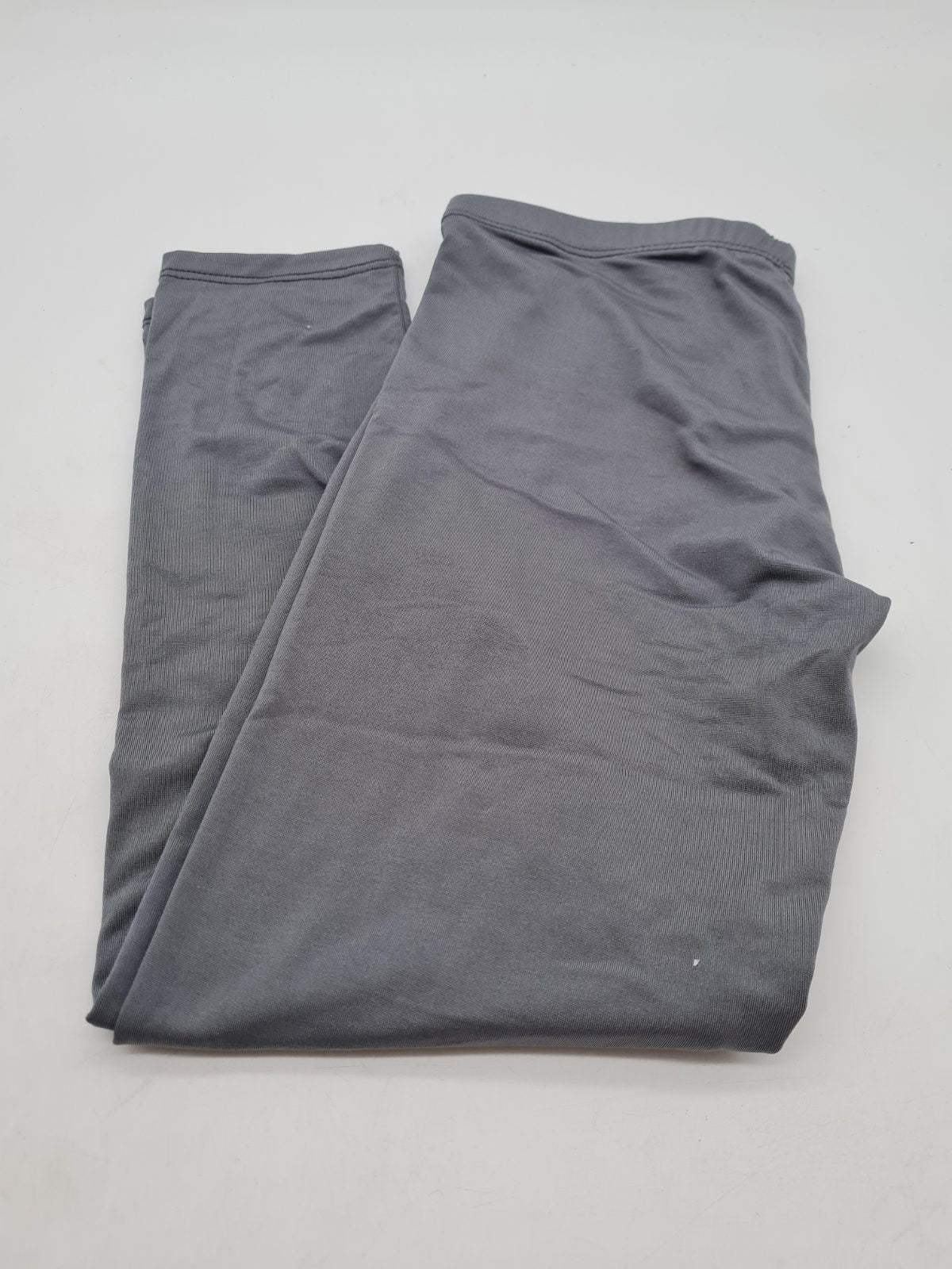 Ultra Long-Sleeve Base Layer Top and Leggings Set â€” photograph 3