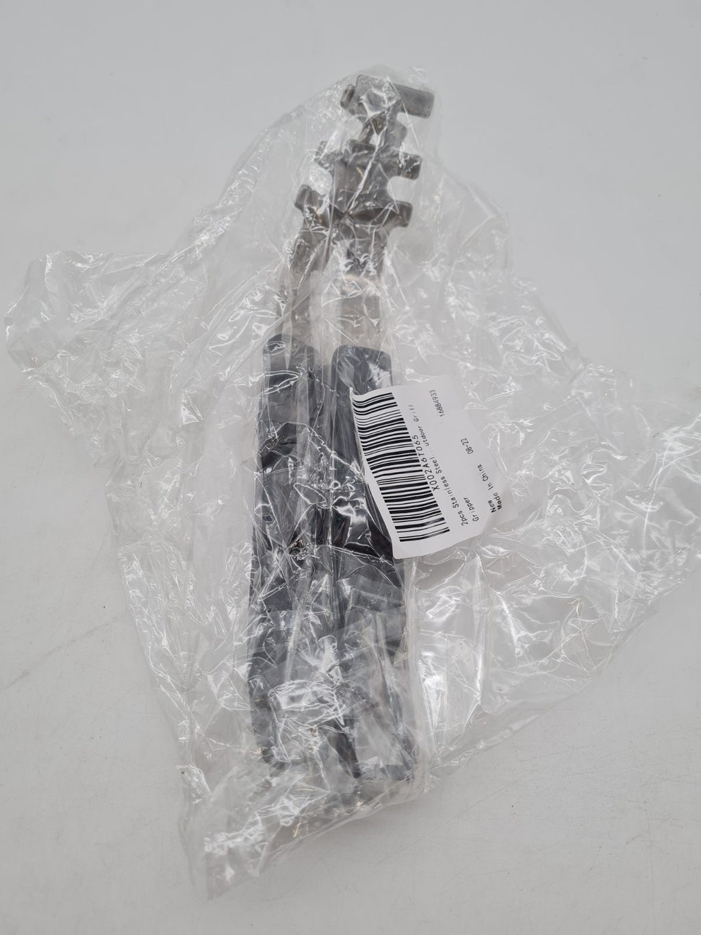 Pair of Hot Dish Grippers â€” photograph 3