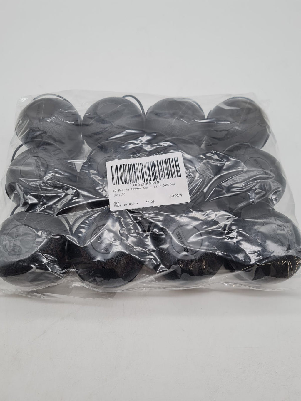 Set of 12 Mini Halloween Cauldron Containers â€” photograph 2