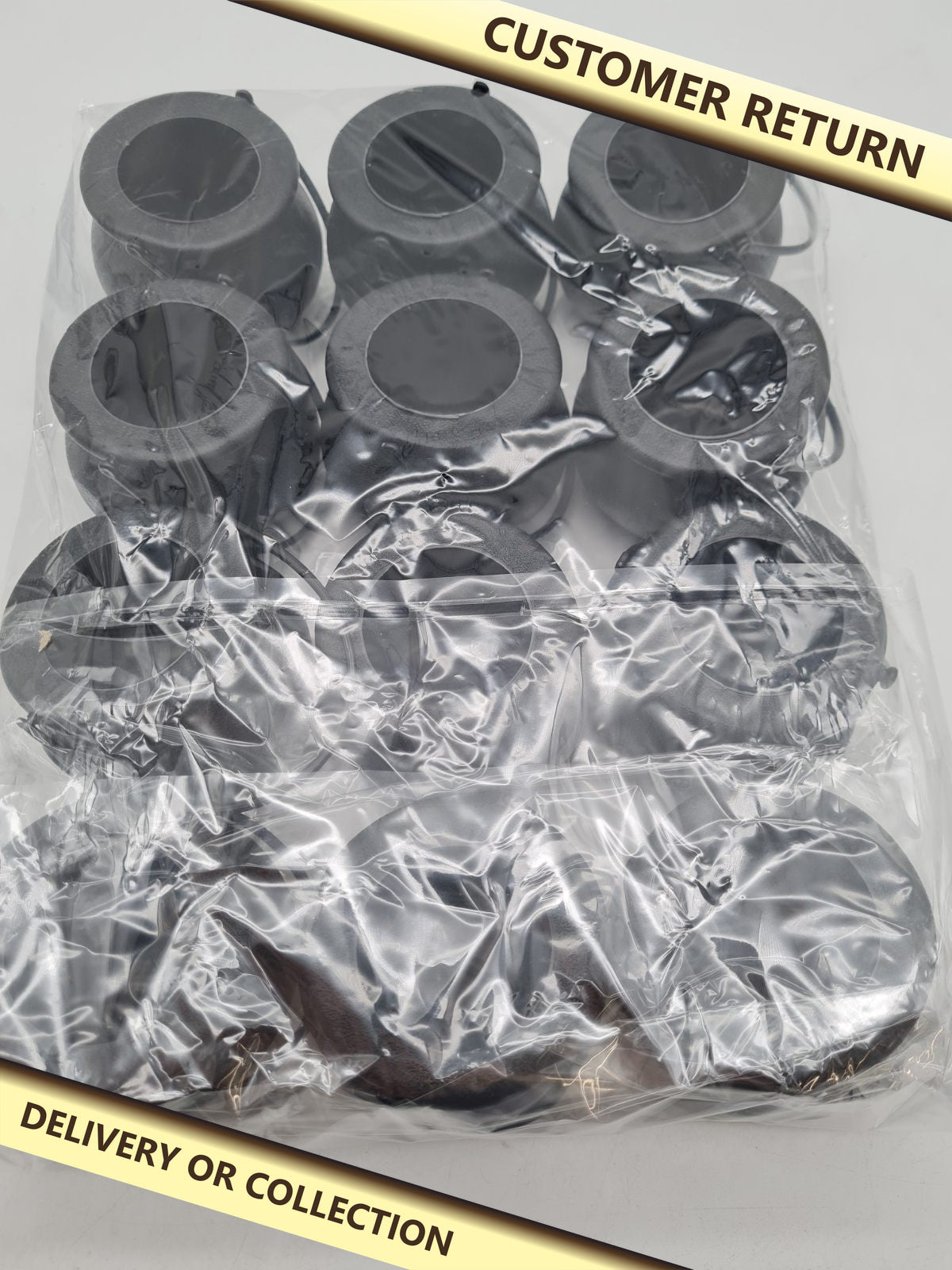 Set of 12 Mini Halloween Cauldron Containers â€” photograph 1 — Customer return; auction delivery information shown on image