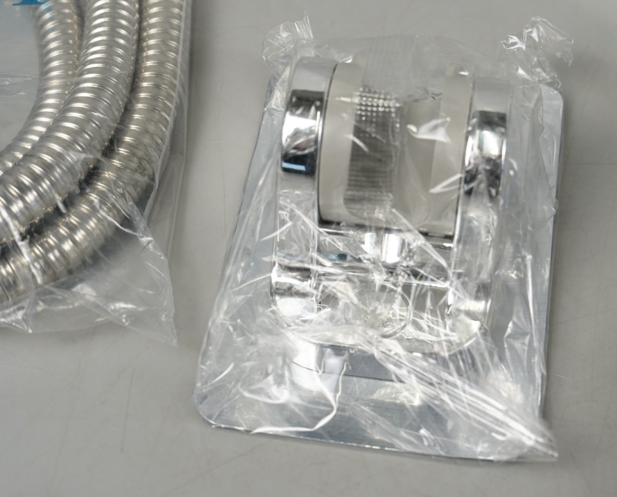 Shower Head Hard Water Filter with 4 Modes Water Temperature Display 1.5M Hose