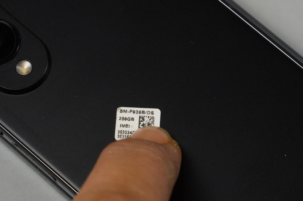 Samsung Galaxy Z Fold4 SM-F936B/DS - 256GB - Phantom Black (Unlocked)