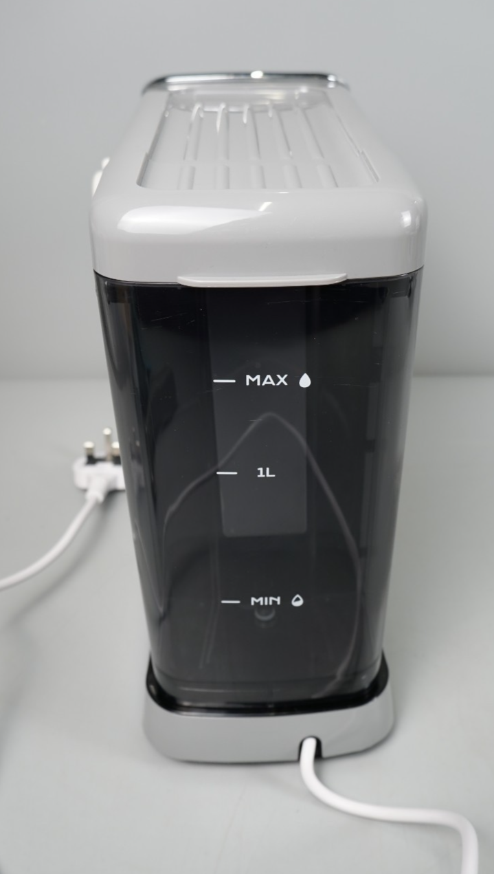 Espresso machine with digital LED display Salter with milk frothing wand