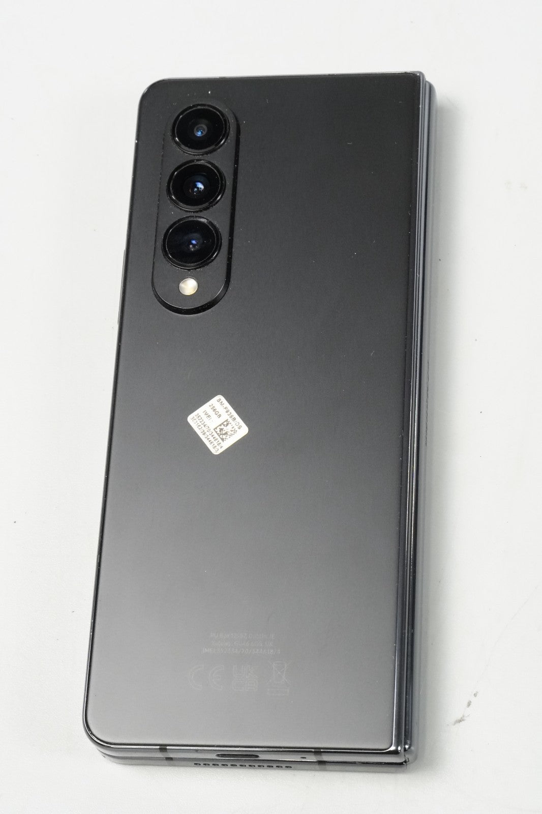 Samsung Galaxy Z Fold4 SM-F936B/DS - 256GB - Phantom Black (Unlocked)