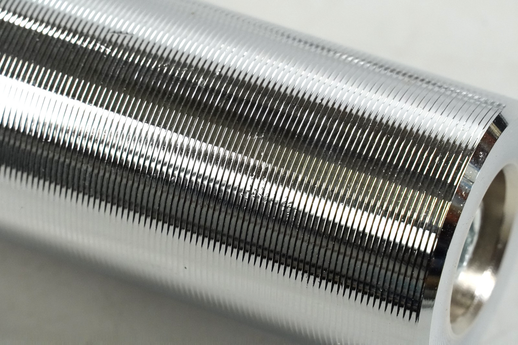 Curl Bar Weight Lifting Barbell Bar with Non-Slip Hand Grip and 2 Spring Collars