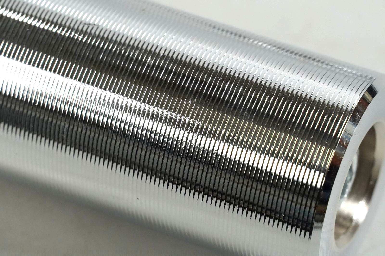 Curl Bar Weight Lifting Barbell Bar with Non-Slip Hand Grip and 2 Spring Collars