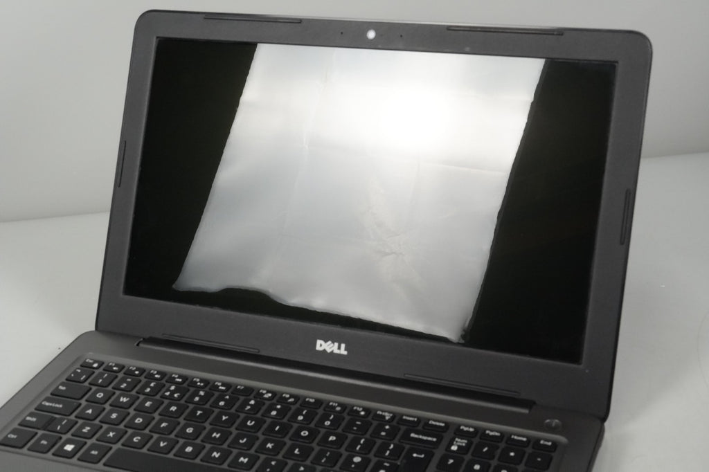 Laptop Dell Inspiron P66F AMD A10 9600P RADEON R5 2.4GHz 8GB RAM 256GB SSD