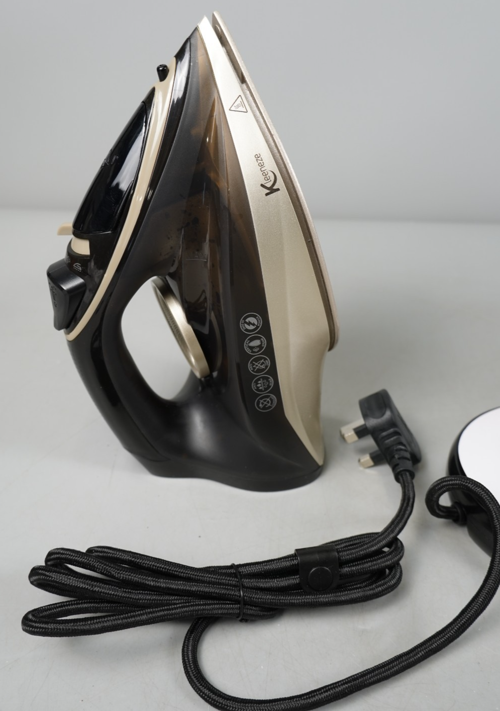 2 in 1 Steam Iron Cordless Kleeneze 2600 W