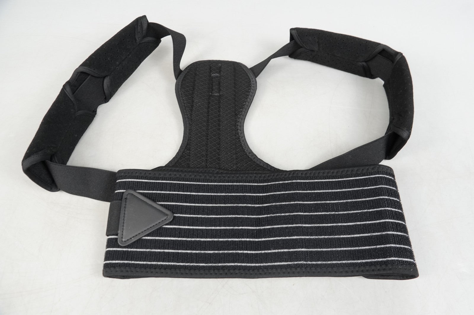 Posture Corrector Adjustable Back Brace Back Support Belt (M, Waist 35'- 47')