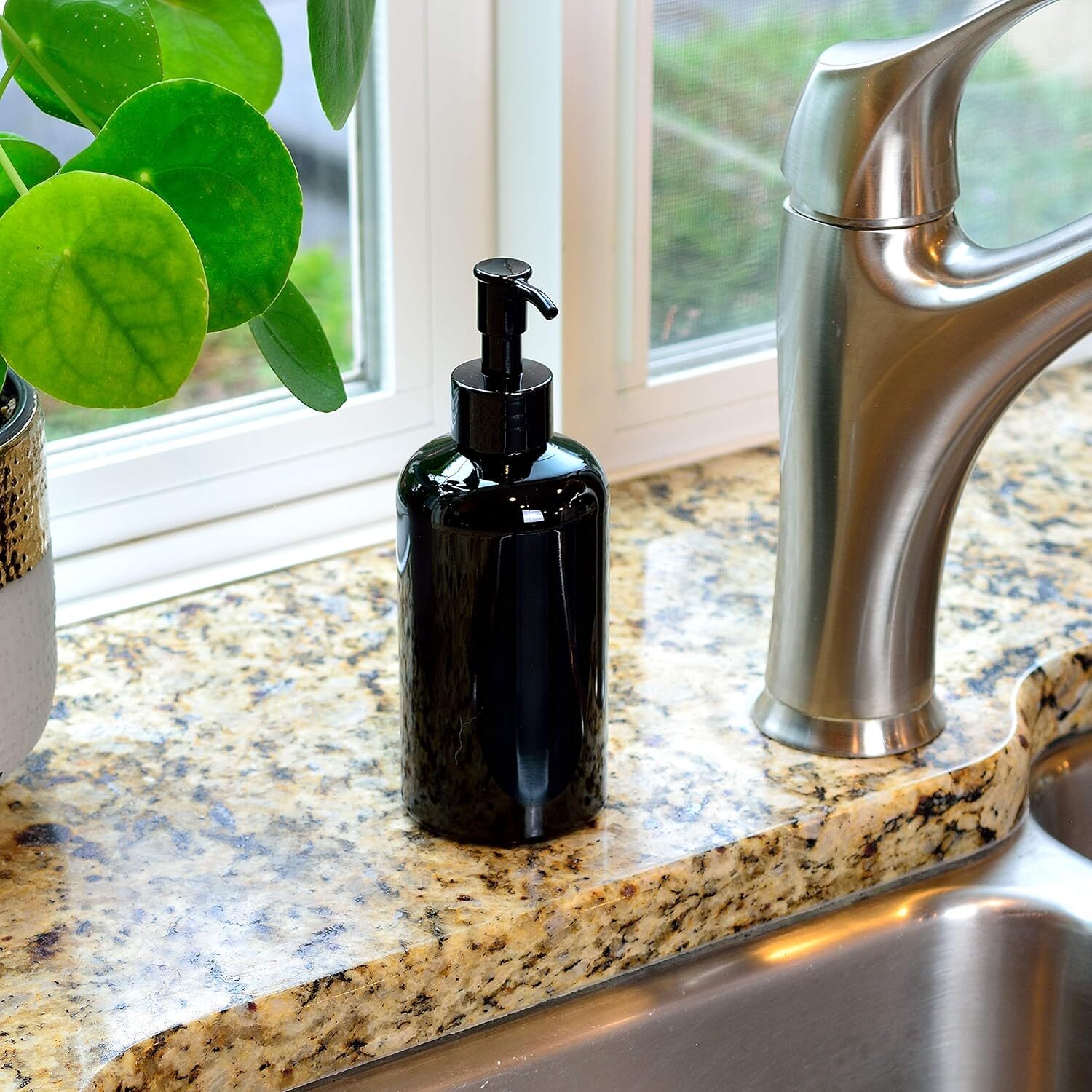 Refillable Travel Bottles 12oz with Pump & Travel Lock 6pcs 350ml Black