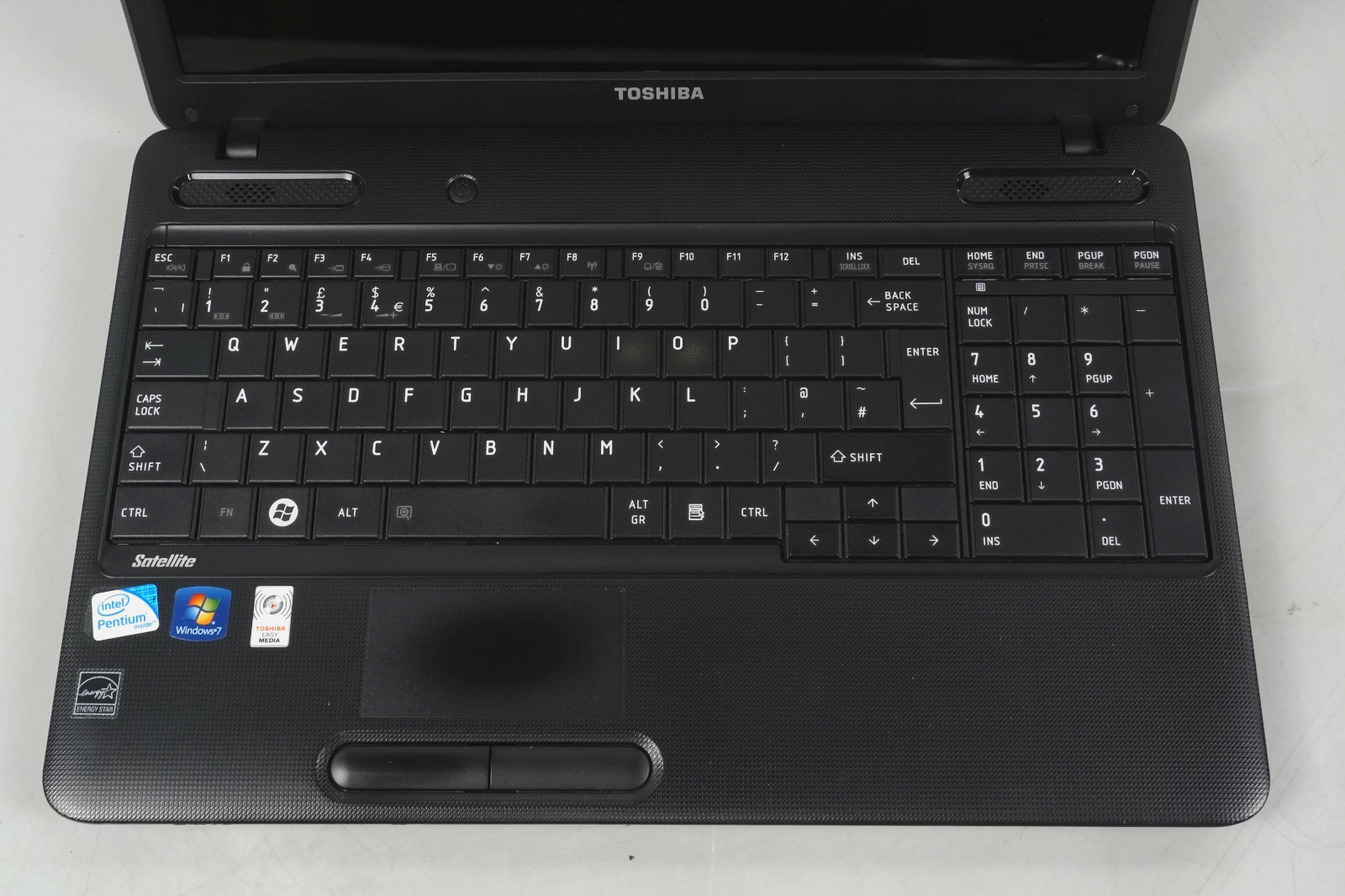 TOSHIBA SATELLITE C650-166, Dual Core T4500 2.3GHz, 4GB RAM, 128GB SSD NO WEBCAM